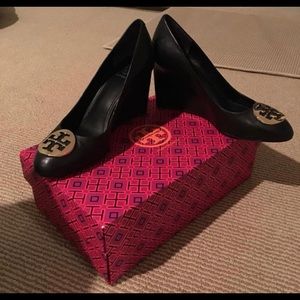 Tory Burch Chelsea Medallion Wedges
